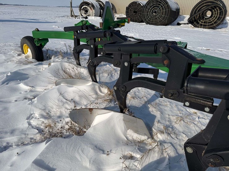 john-deere-3710-image-11