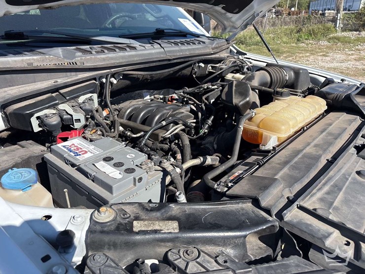 2018-ford-f-150-4x4-crew-cab-pickup-truck-image-7