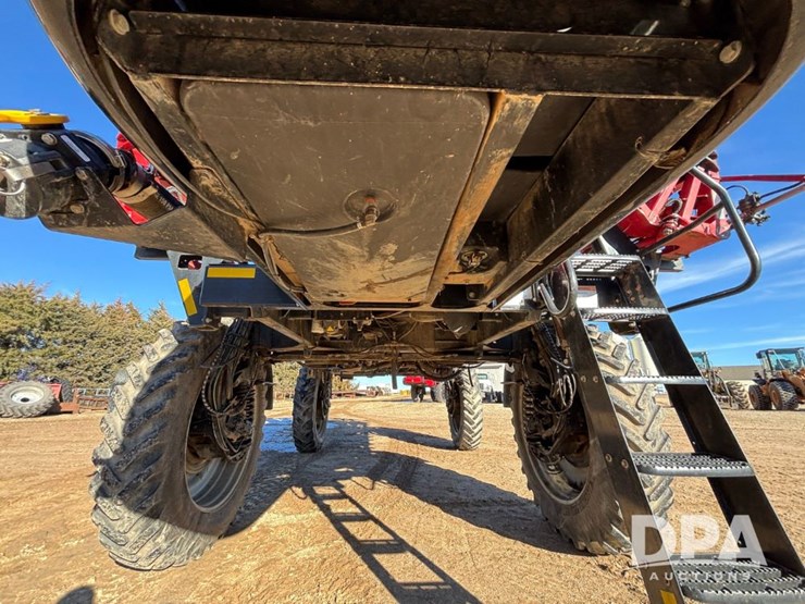 case-ih-patriot-4440-image-25