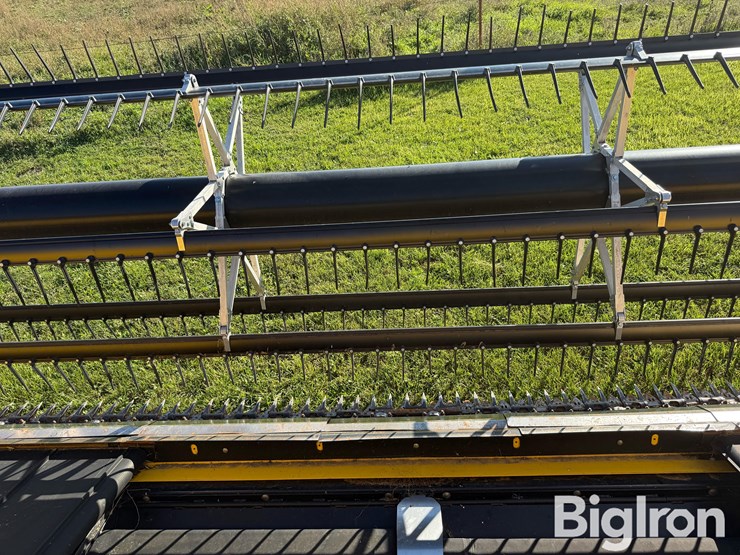 new-holland-88c-image-11