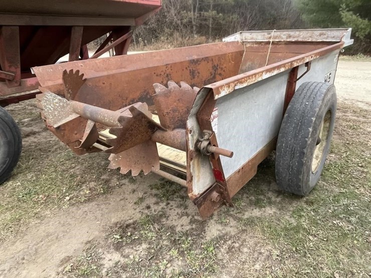 h&s-222-manure-spreader-image-5