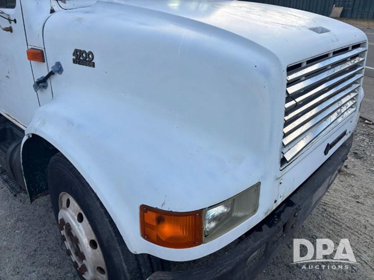 international-4700-image-54