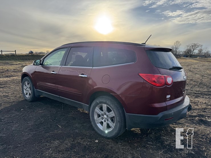 2010-chevrolet-traverse-image-3