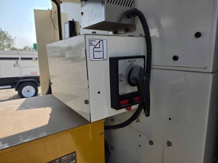 caterpillar-xq30-image-9