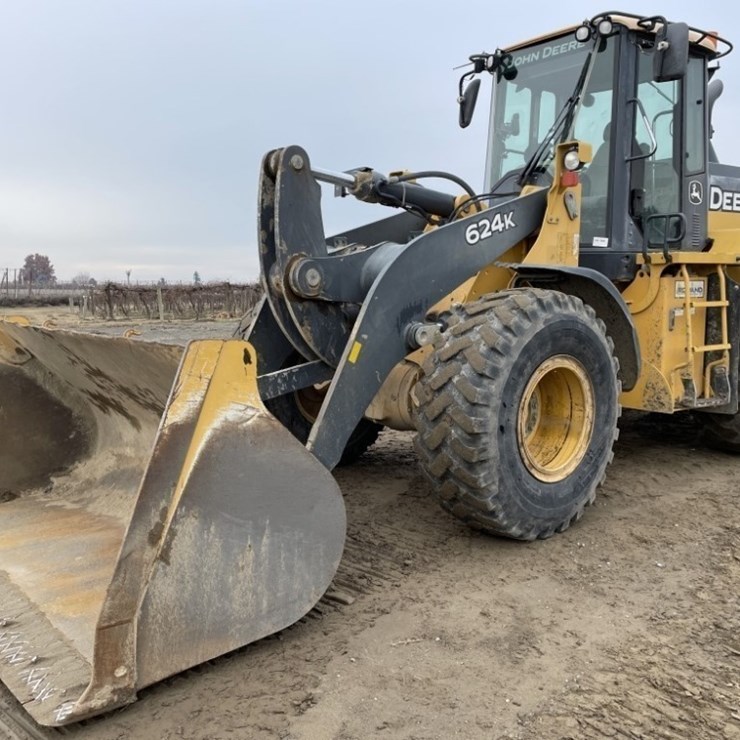 DEERE 624K