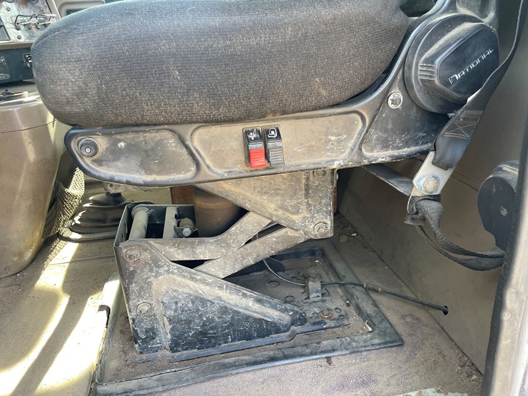 #1000-•-2007-international-transport-truck-tractor-(has-mn-title)-image-34