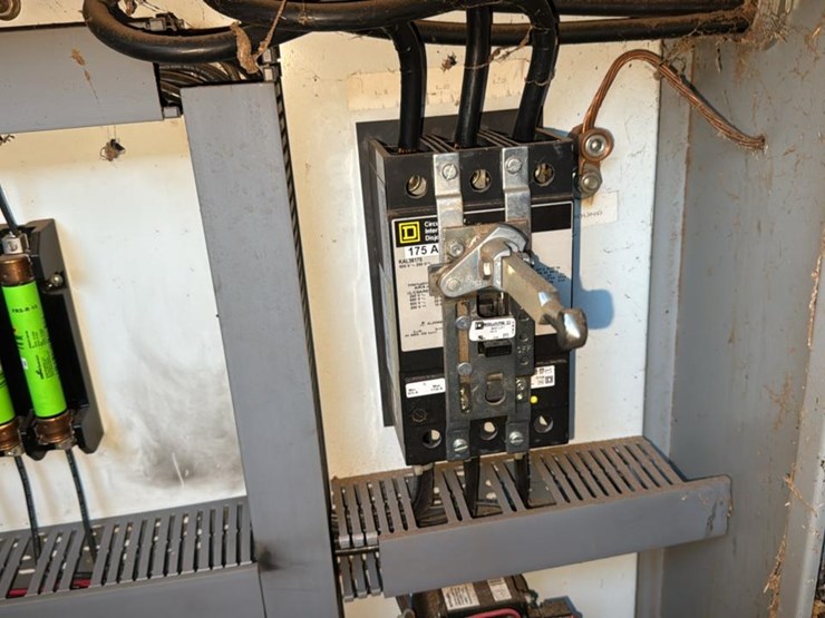 #142-•-electrical-box*-image-3