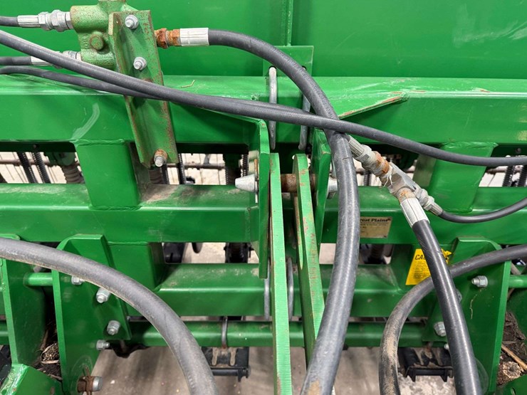 great-plains-20’-grain-drill,-10”-spacing,-3pt-converted-into-a-pull-type,-has-markers,-front-coulte-image-22