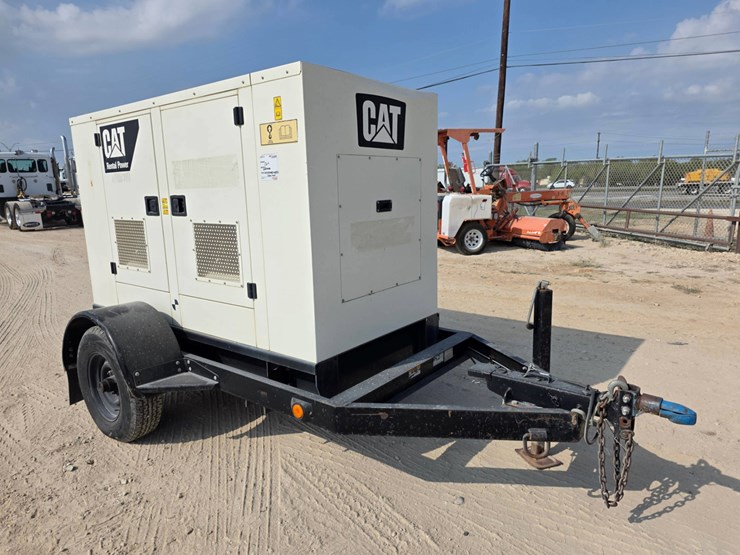 caterpillar-xq30-image-2