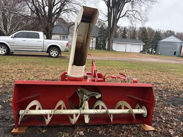 buhler-farm-king-840-snowblower,-84”,-3pt,-540-pto,-manual-turn-spout,-adj-deflector-image-5
