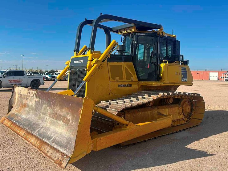 komatsu-d65px-18-image-1