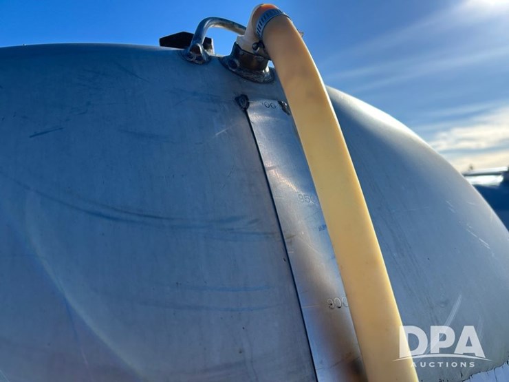 liquid-nurse-trailer-(cp1352,-tank-261)-image-10