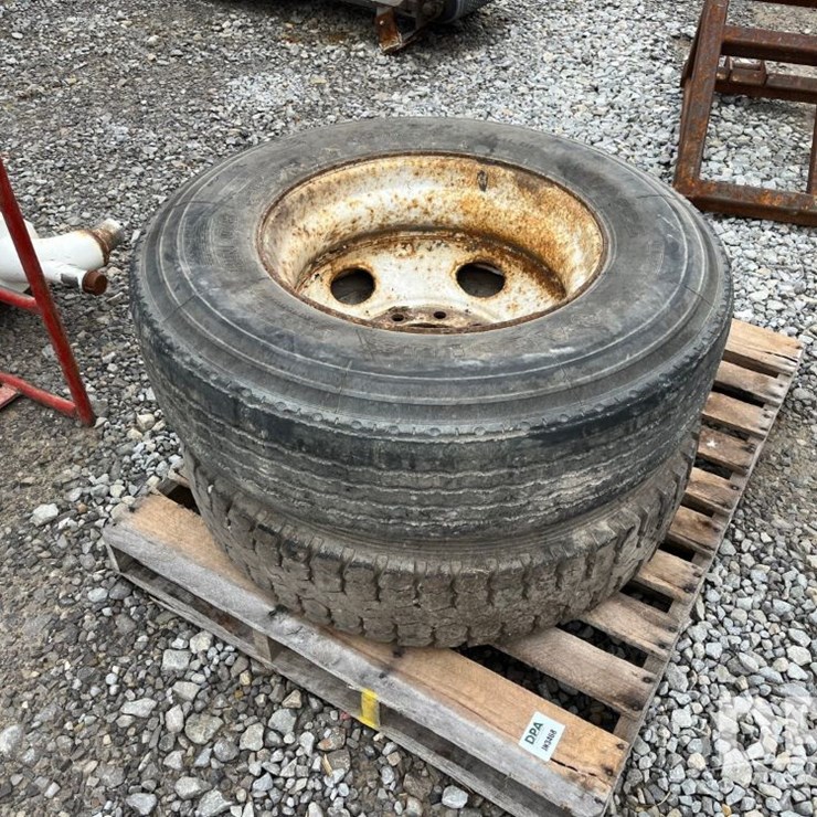 Tires (JN3468)