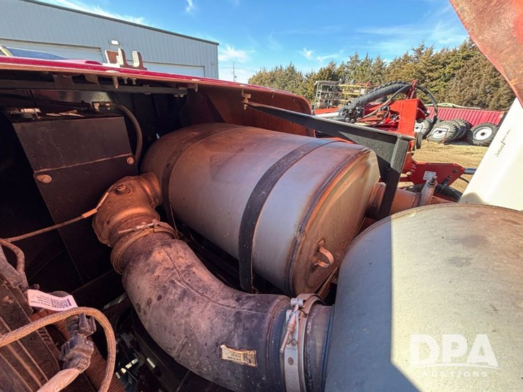 case-ih-patriot-4440-image-114