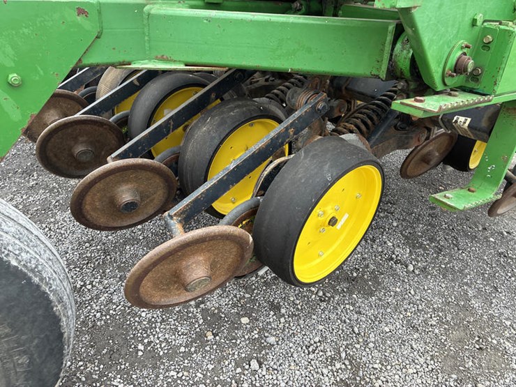 john-deere-750-image-49