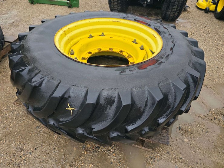 john-deere-12-image-7