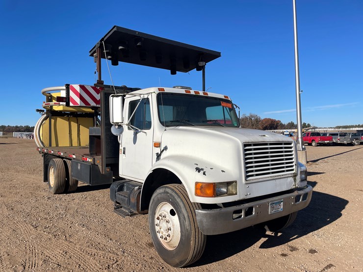 international-4700-image-4