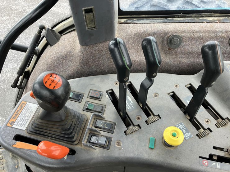 new-holland-8870-image-21