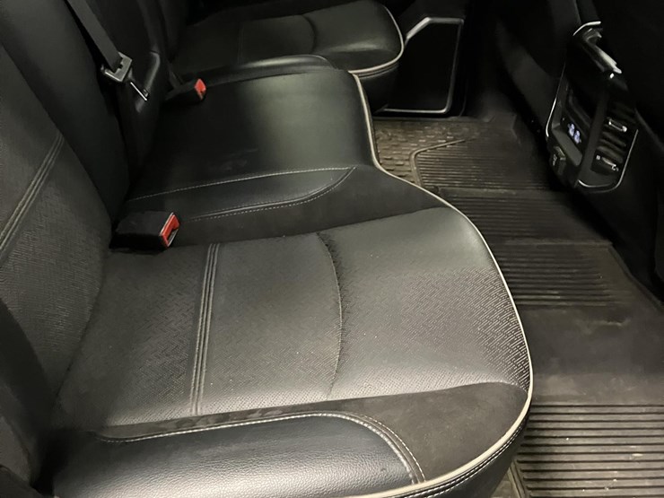 ram-2500-laramie-image-17