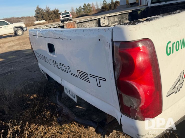 2003-chevrolet-silverado-2500hd-image-7