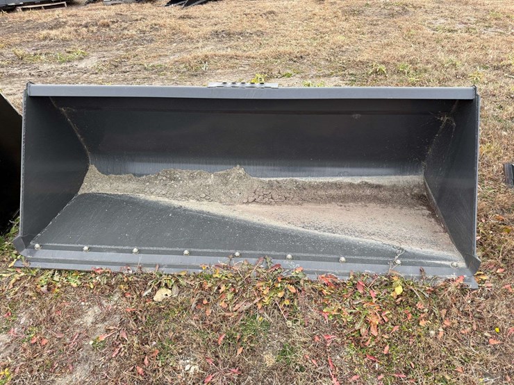 new-holland-l225-image-31