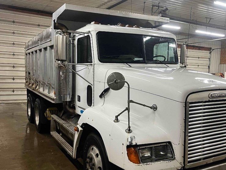 1997-freightliner-fld112-image-4