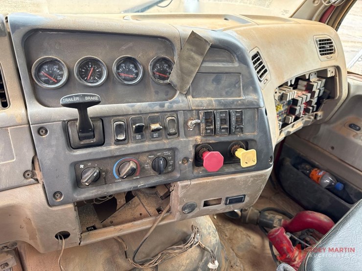 2007-sterling-water-truck-image-24