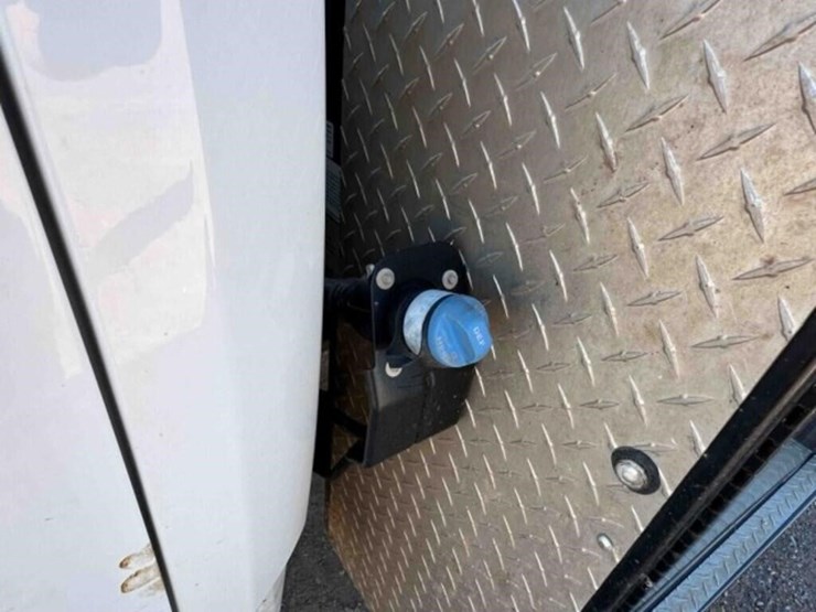 2024-ford-f350dually-1-ton-image-15