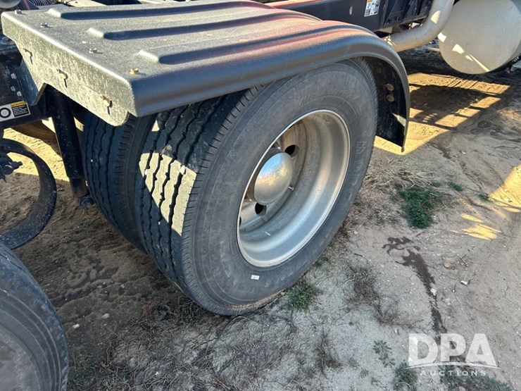 2009-kenworth-t800-image-22