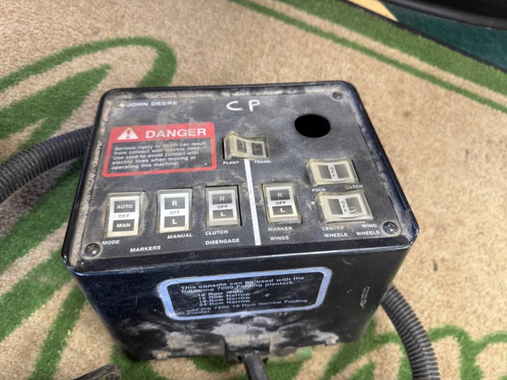 john-deere-7200-image-21