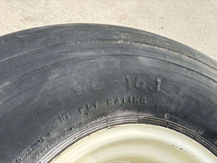 firestone-21.5l-16.1-tire-on-8-bolt-white-ag-rim,-10-ply-image-3
