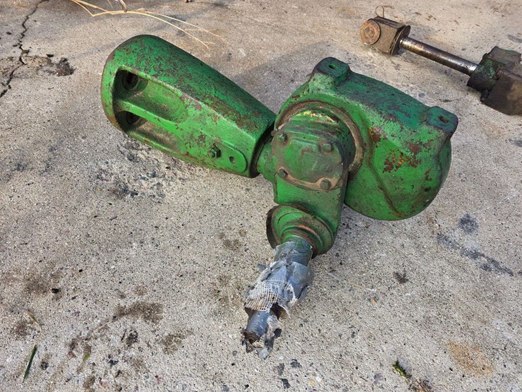 john-deere-10-image-1