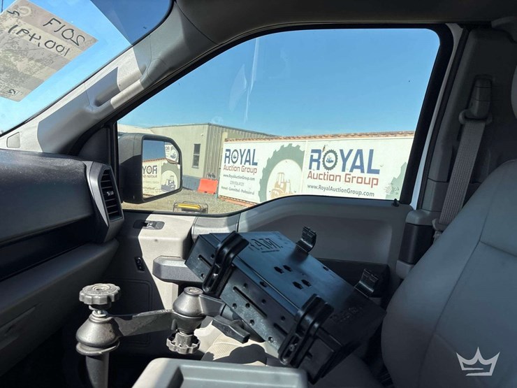 2017-ford-f150-image-12