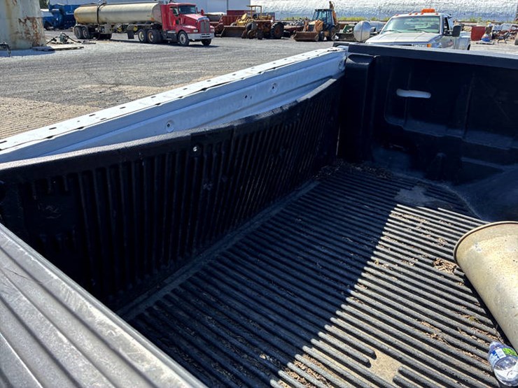 2010-ford-f150-xlt-image-25