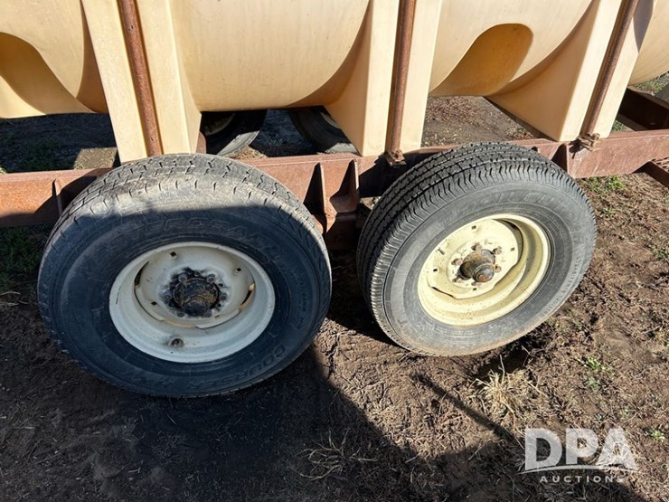 liquid-nurse-trailer-(cp1345,-tank-2133)-image-3