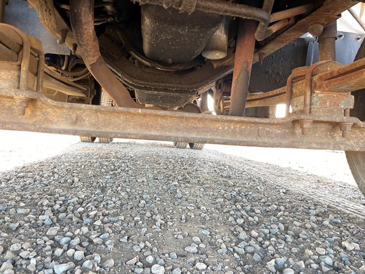 #1141-•-1995-gmc-topkick-bucket-truck-(has-mn-title)-image-27