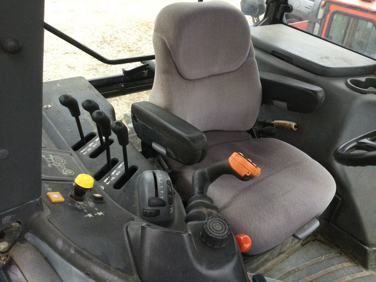 new-holland-190-image-8