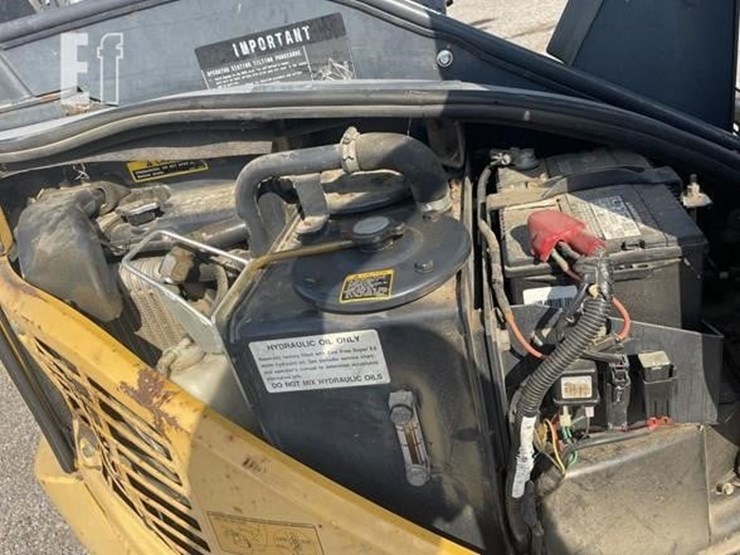 2012-deere-35d-image-16