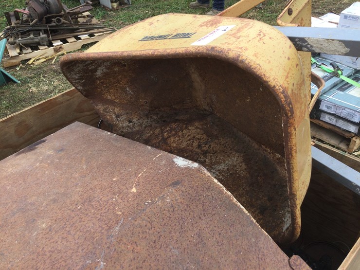 #4805-•-metal-tub-measures-28"w-x-48"l:-location:w2486-smies-rd.,-oostburg,-wi-53070-image-2