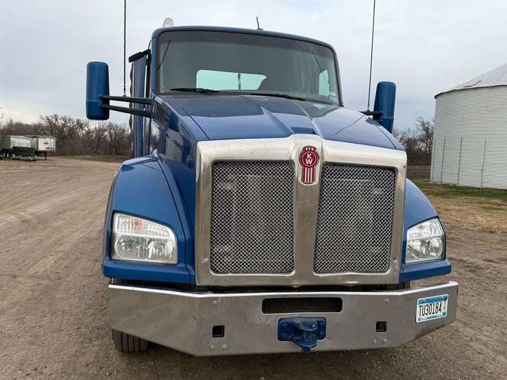 2016-kenworth-t880-image-4