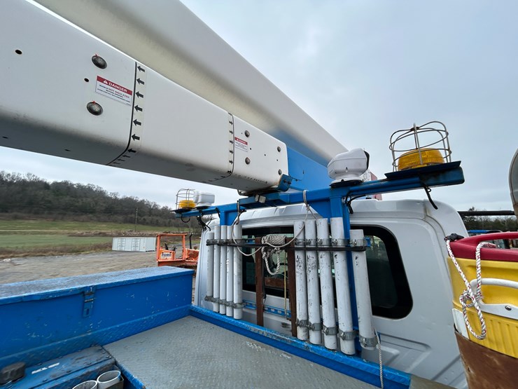 2010-international-7400-image-12