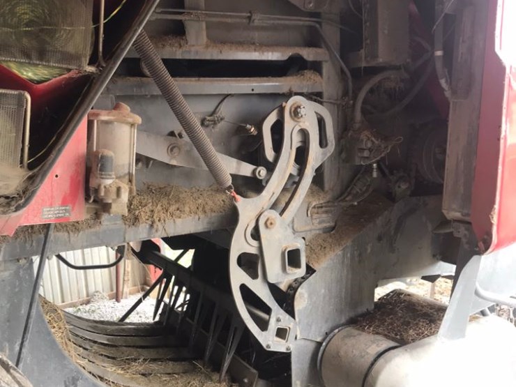 2011-massey-ferguson-2190-image-13