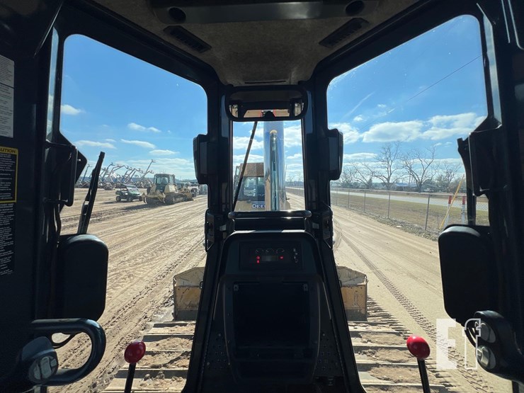 2013-deere-650k-lgp-image-42