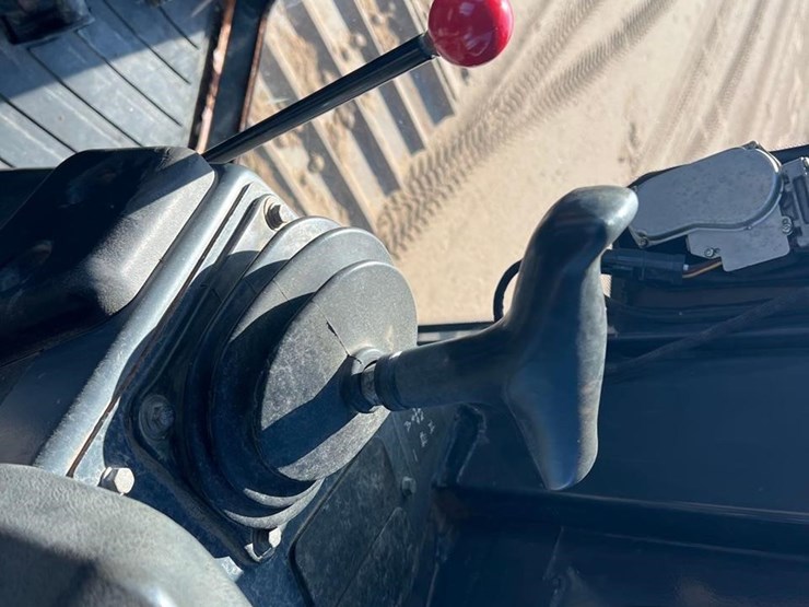 2015-deere-550k-lgp-image-32