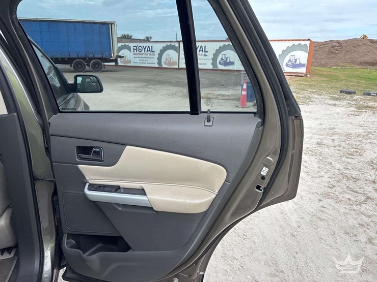 2014-ford-edge-image-20