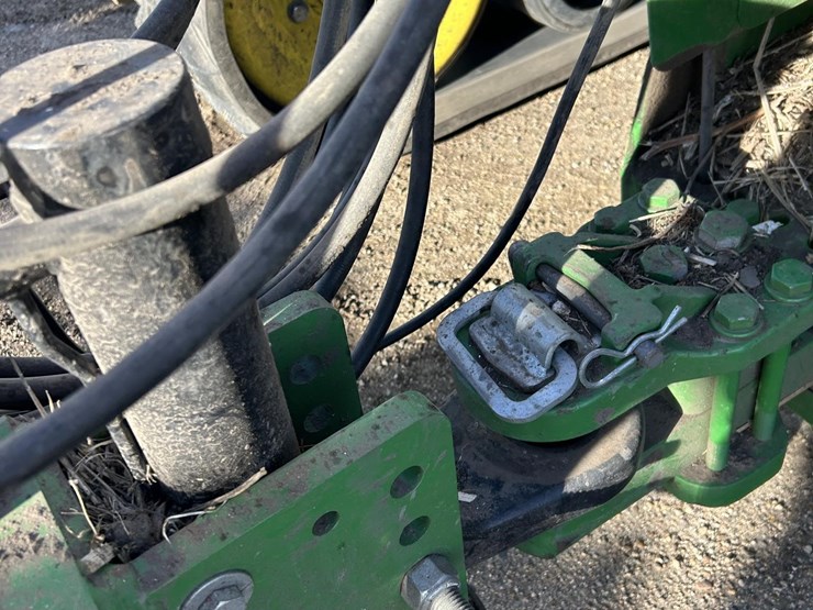 2023-john-deere-9rx-590-image-13