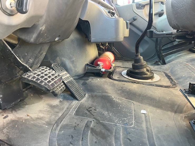 05-freightliner,-m2,-20’johnny-gregory-dump-grain-body,-5’-sides,-image-18