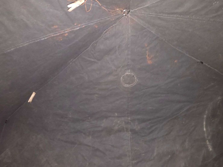 7.5’-x-5.5’-mankato-portable-fish/spearing-house,-2-hole-and-spear-hole-with-furnace-vent-image-16