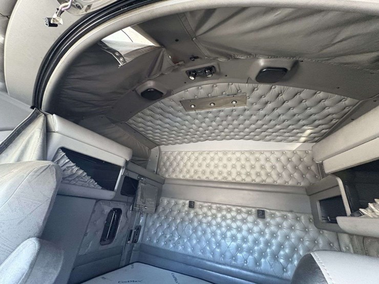 2007-kenworth-t600-image-36