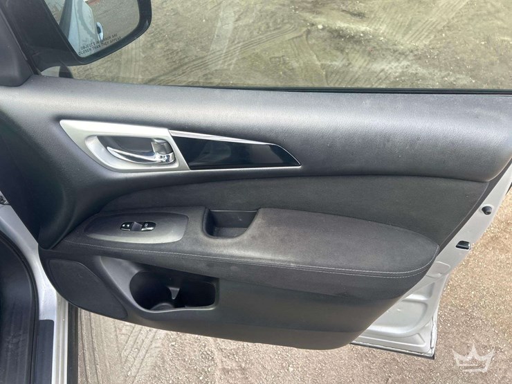 2015-nissan-pathfinder-image-22